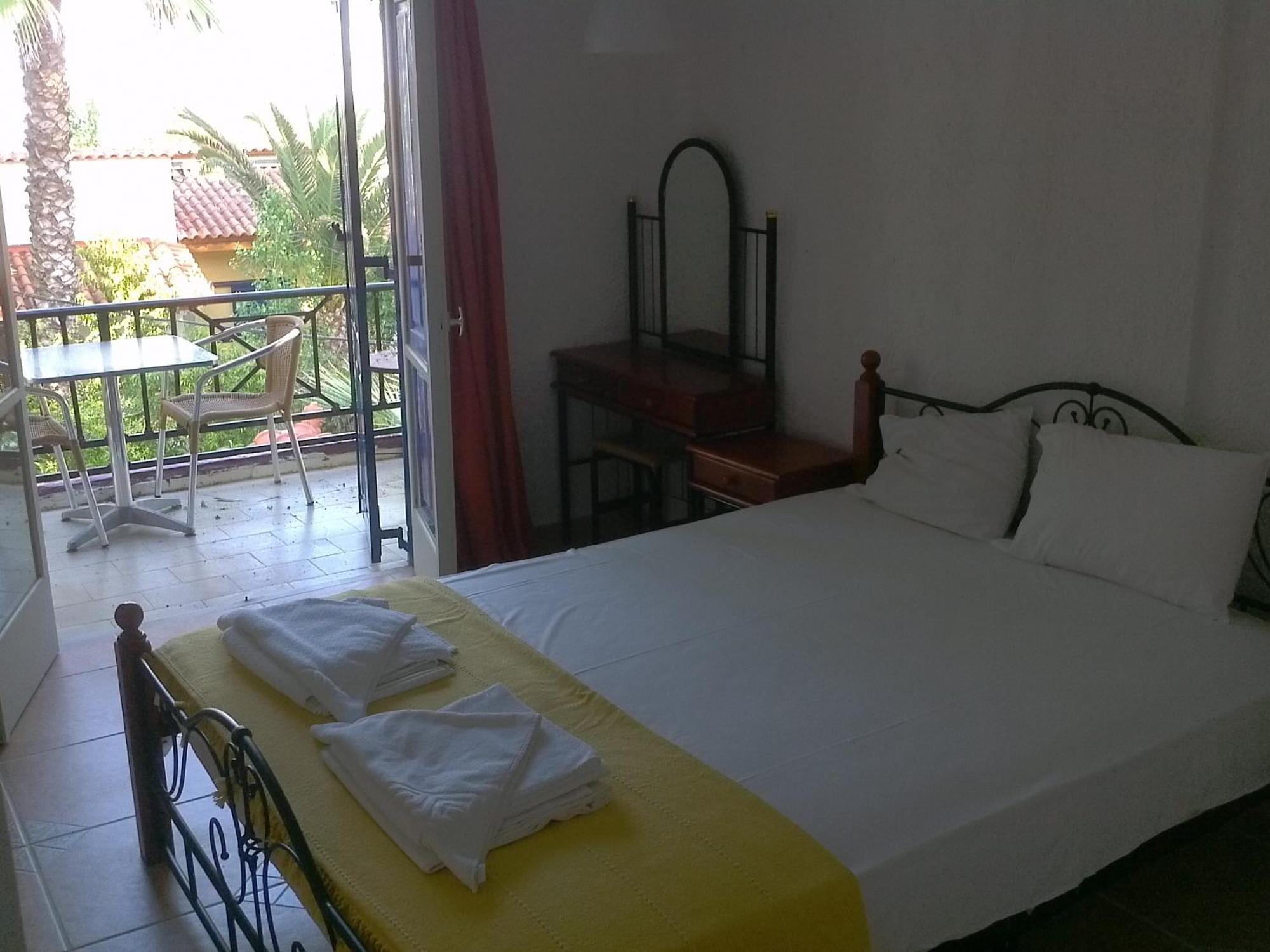 9 Musses Hotel Apartments Skala Mistegnon Екстер'єр фото