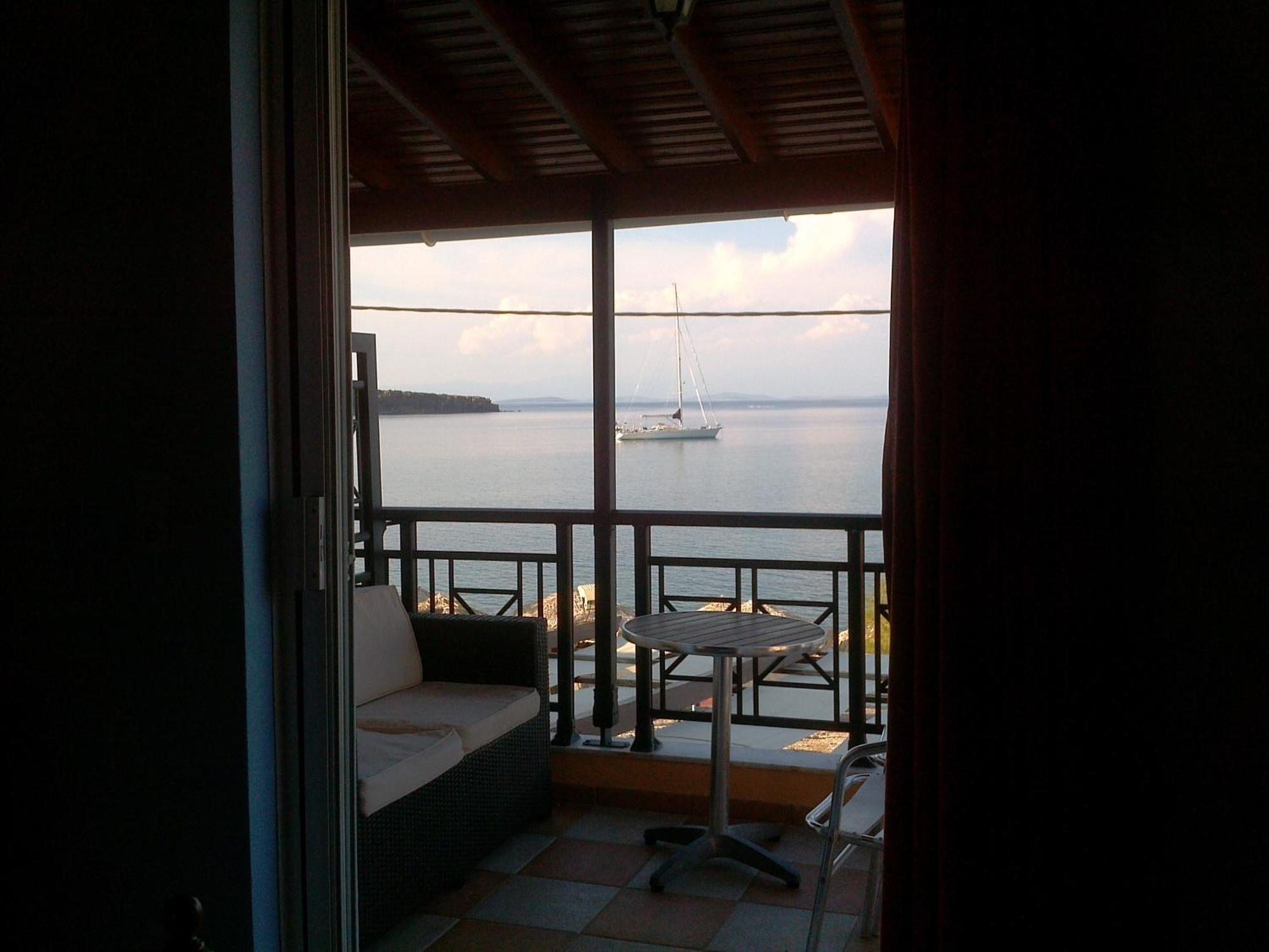 9 Musses Hotel Apartments Skala Mistegnon Номер фото