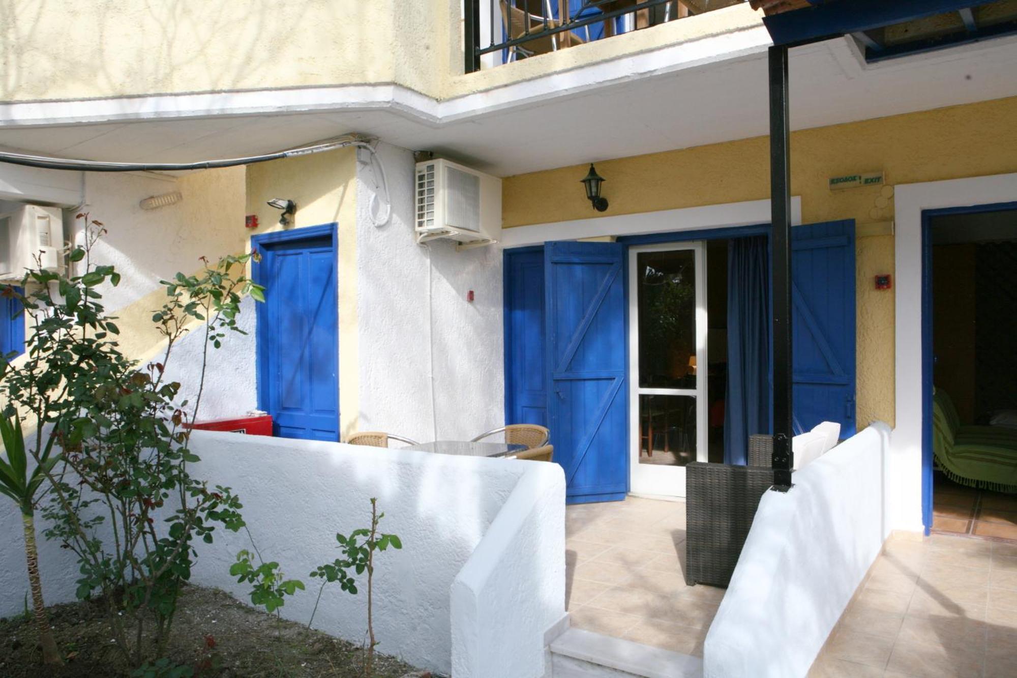 9 Musses Hotel Apartments Skala Mistegnon Номер фото