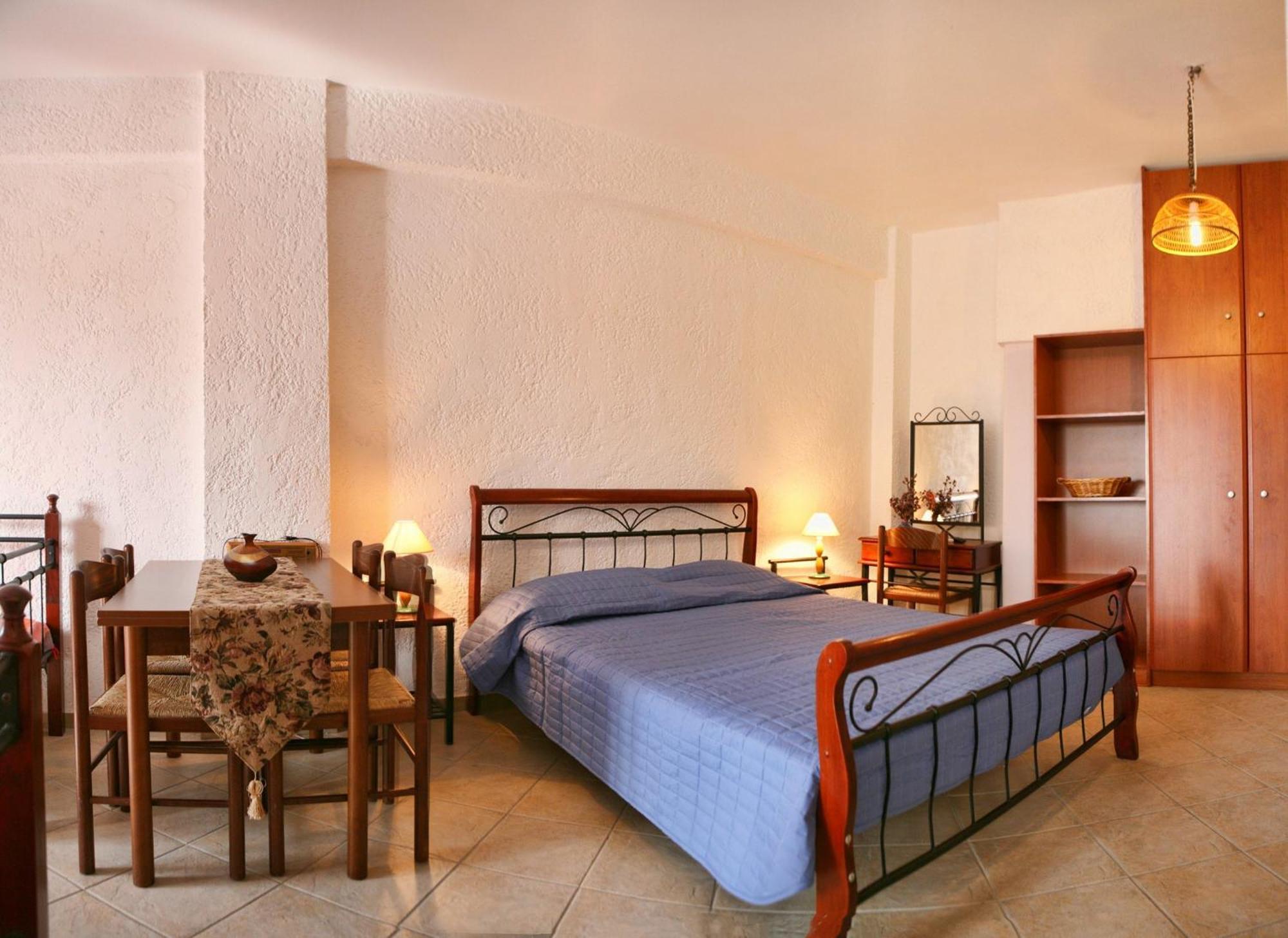 9 Musses Hotel Apartments Skala Mistegnon Екстер'єр фото