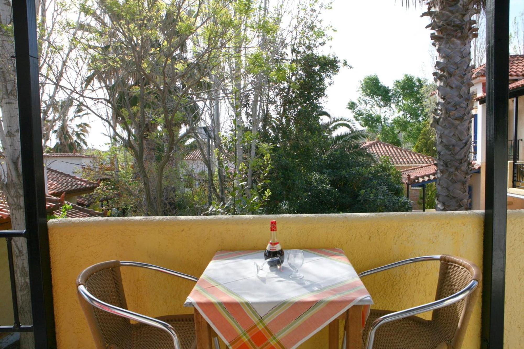 9 Musses Hotel Apartments Skala Mistegnon Екстер'єр фото